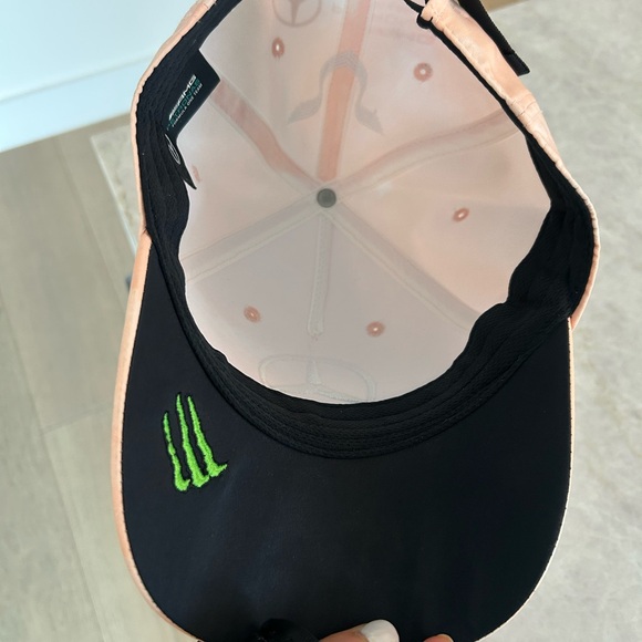 Mercedes- hat bundle - Picture 6 of 9